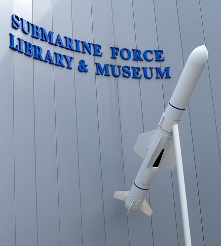 File: UGM-84 zıpkını denizaltı kuvvet Müzesi girişinde.jpg